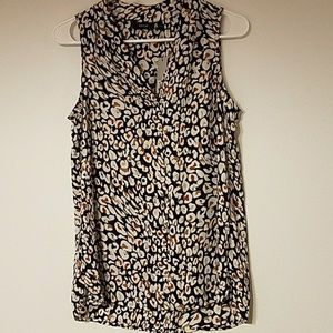 Women's Pleated V-Neck Topq